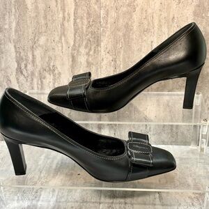 Salvatore Ferragamo Black Leather Bow Heels Pumps Sz 7B